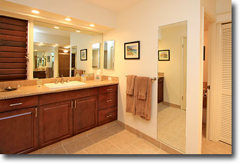 Maui Eldorado Vacation Rental H-204 Changing and Bath Area